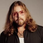 FEATURED ARTISTS 1082 TRAVIS BOLT